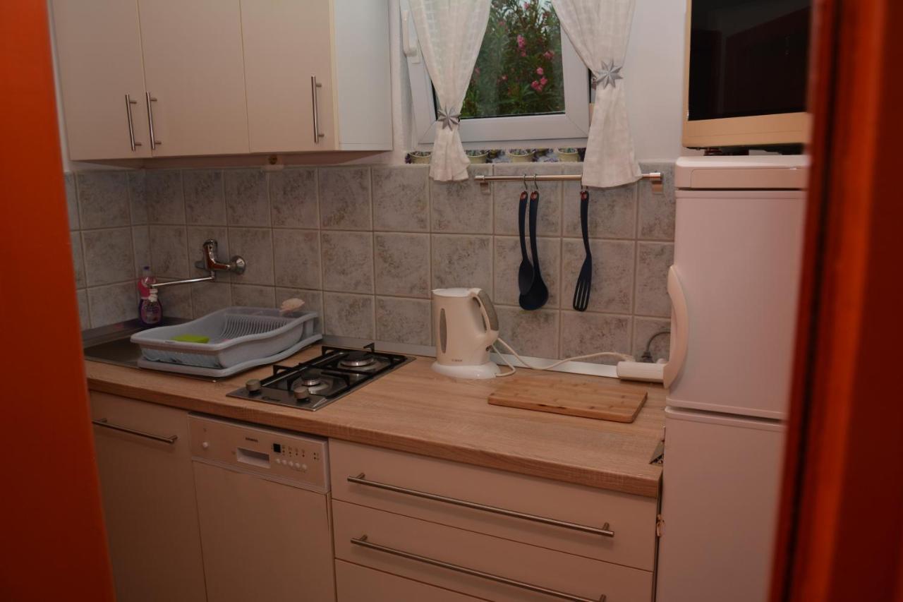 Apartments By The Sea Milna, Vis - 8944 المظهر الخارجي الصورة