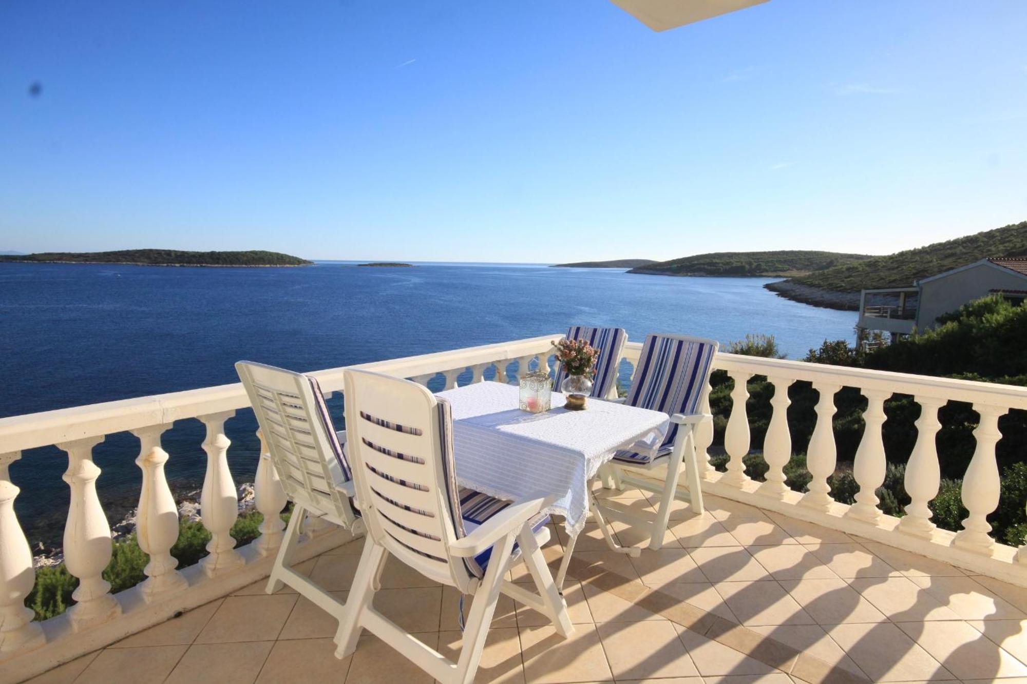 Apartments By The Sea Milna, Vis - 8944 المظهر الخارجي الصورة